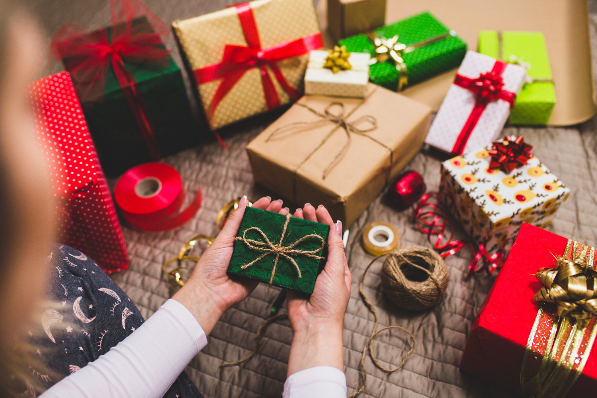 Read more about the article Avoid back pain when wrapping gifts