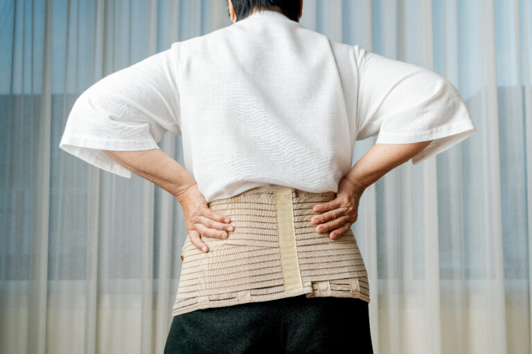 Read more about the article Use a towel and a back brace